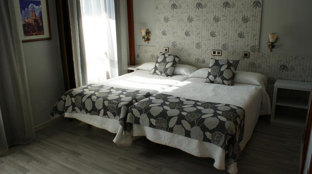 Hotel Los Naranjos Caces Стая снимка