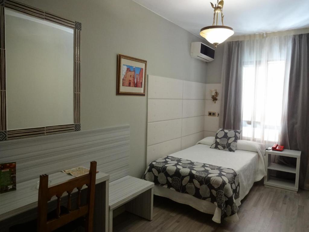 Hotel Los Naranjos Caces Стая снимка