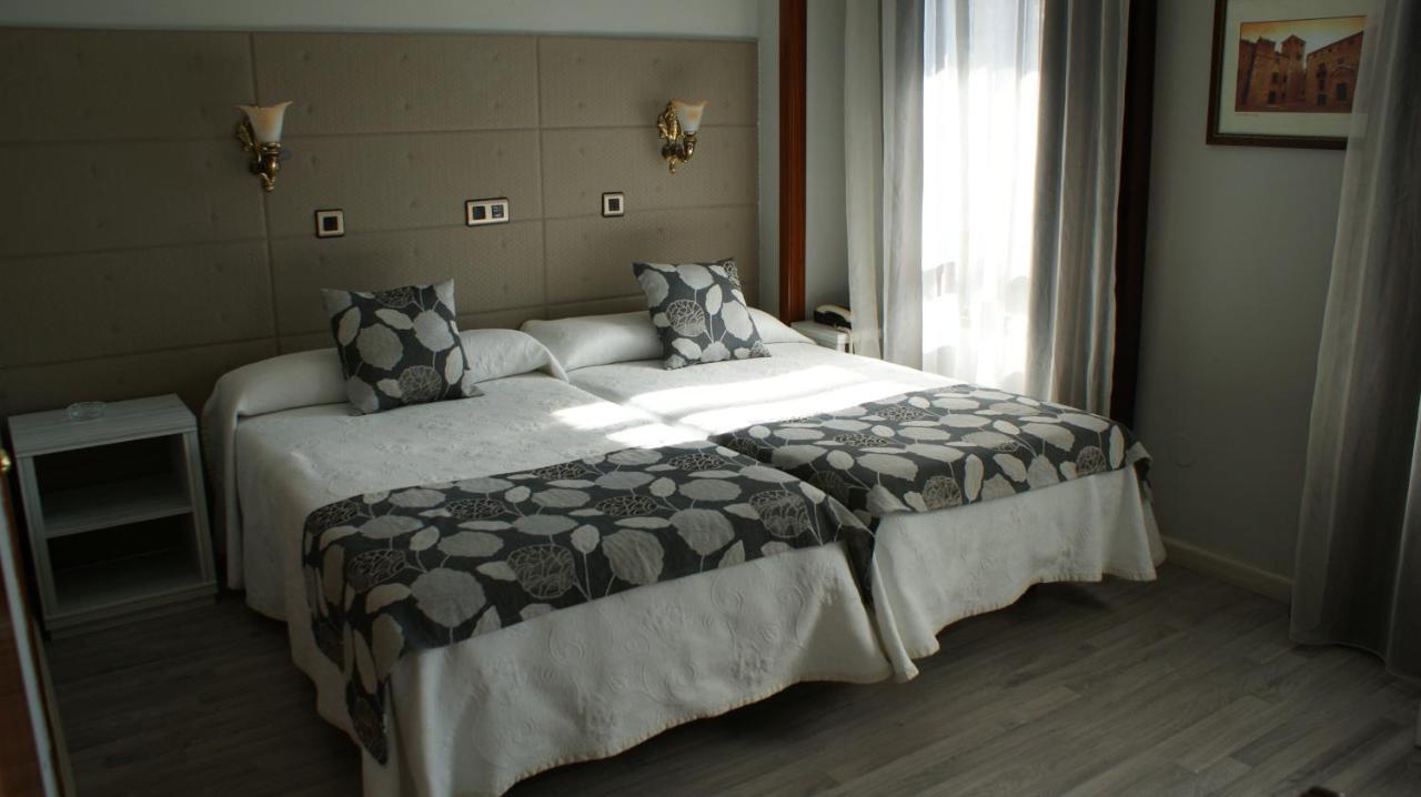 Hotel Los Naranjos Caces Стая снимка